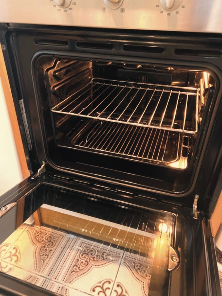 Clean oven with restored door glass in a Dublin kitchen