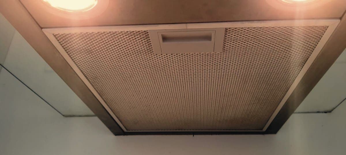 Cooker hood extractor filter after degreasing